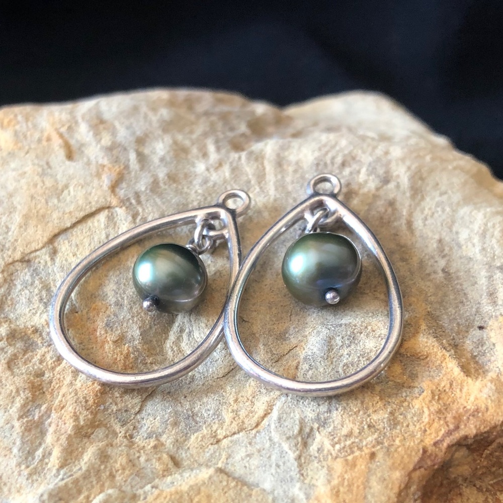 Pandora silver and cultured pearl drop earring